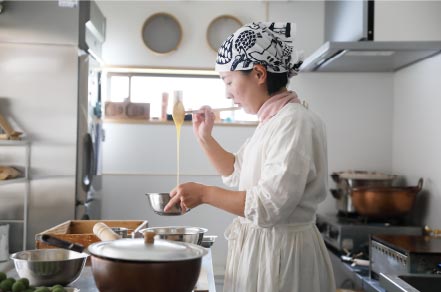 調理中の店主